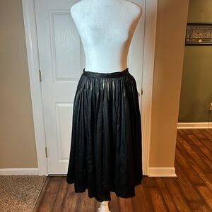 Ann Taylor Women's Size 0 Pleated  Black Gold Shimmer Midi Skirt Work Holiday